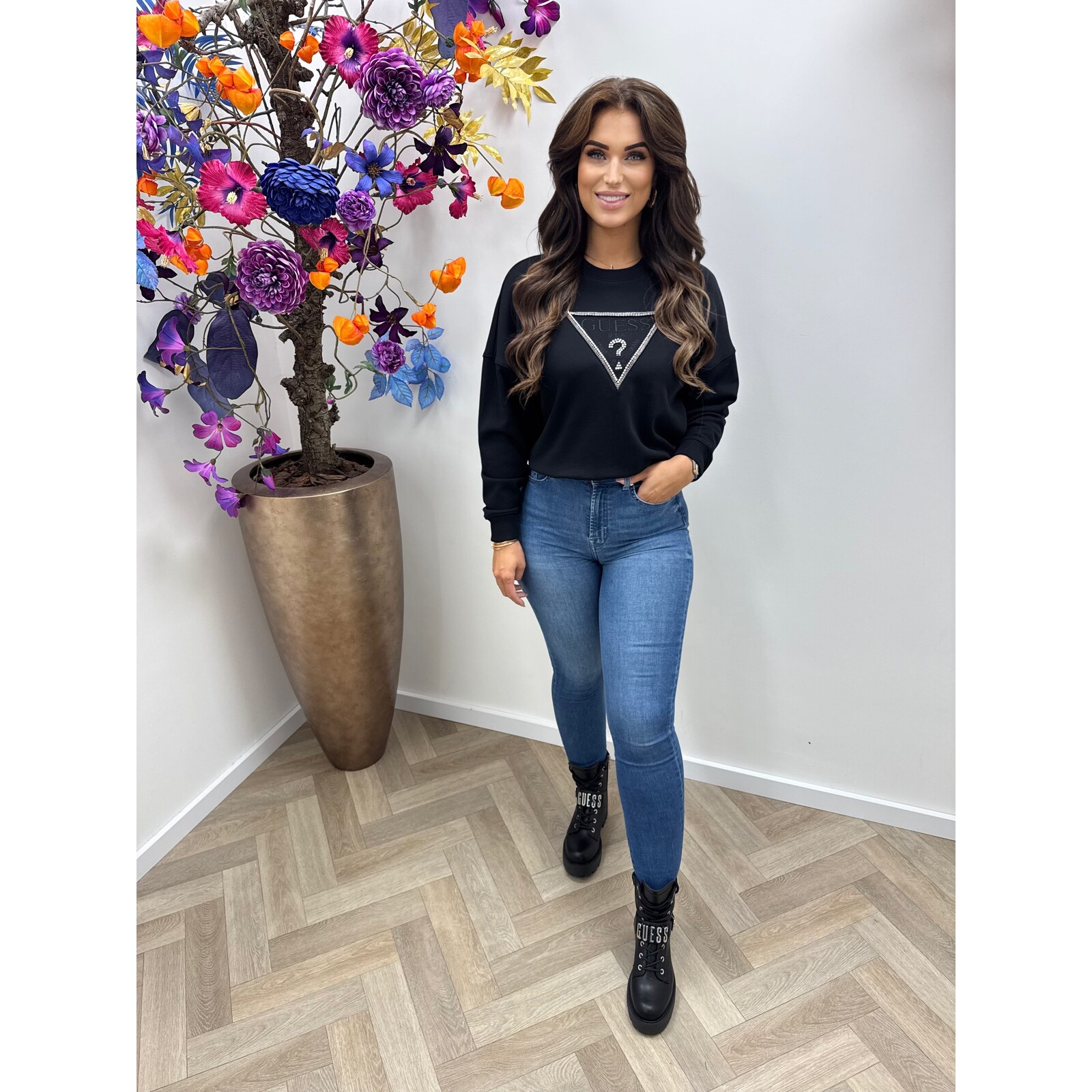 Guess sweater Rachele Triangle Black Guess 614