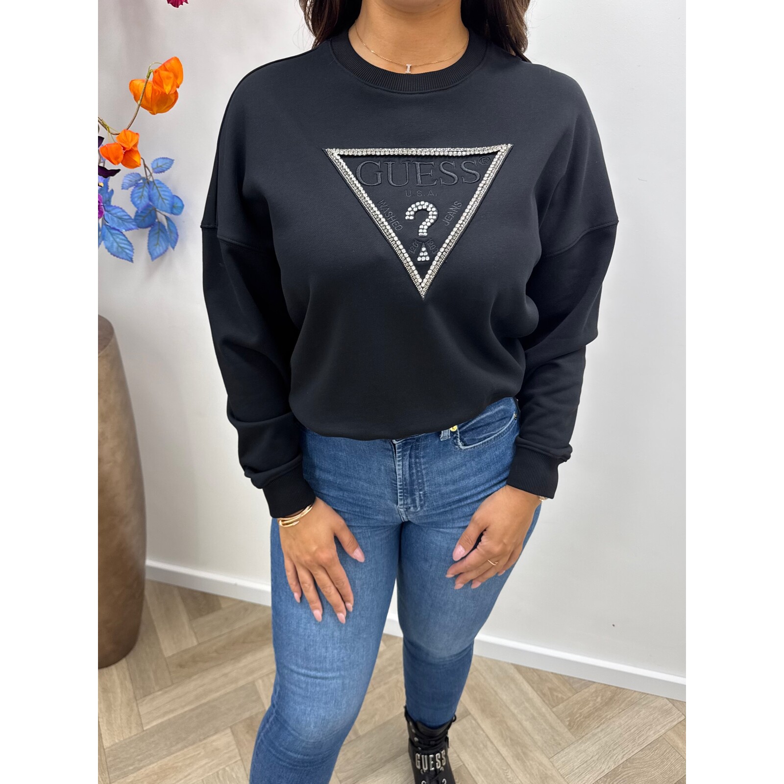 Guess sweater Rachele Triangle Black Guess 614