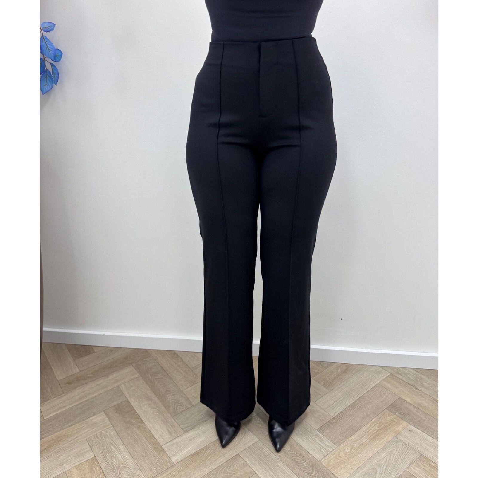 Guess Flair Pants Carla Black Guess 597