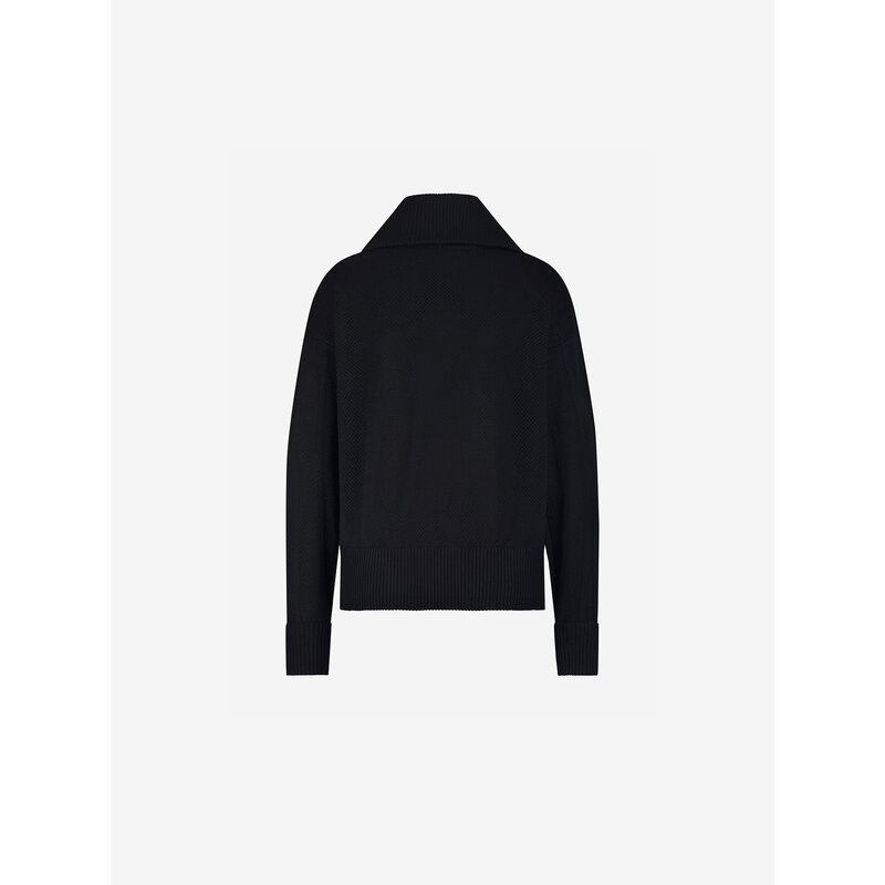 Pull Luxori Black Nikkie