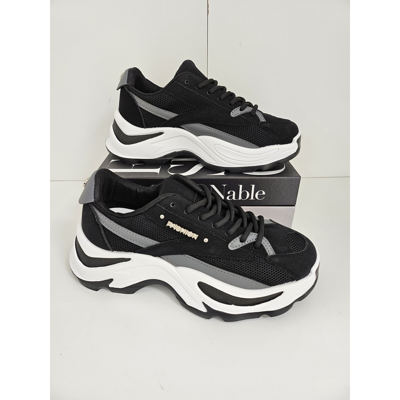Sneakers Stevie Black 88-97