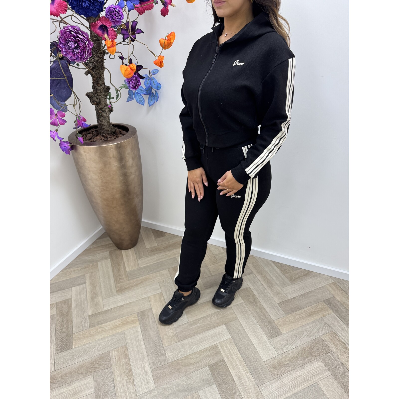 Guess Hoodie Muriel Black Guess 855