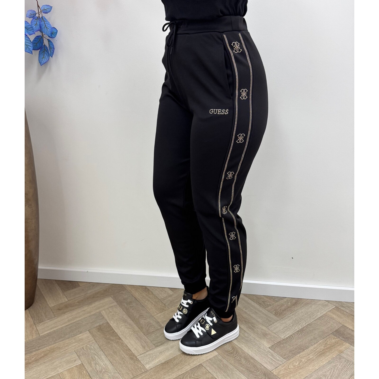 Guess Joggingspants Octavia Black Gold Guess  868