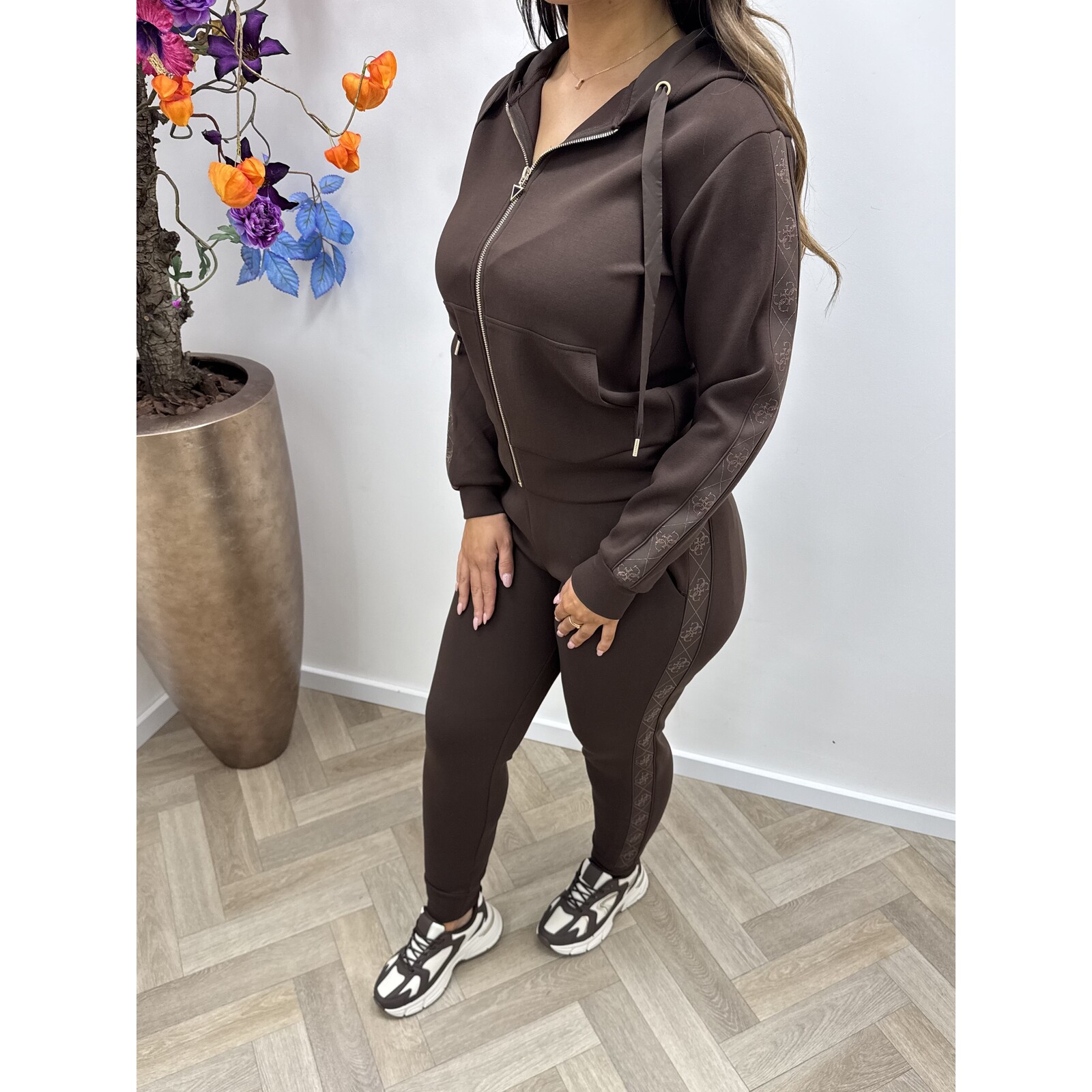 Guess Jacket Victoire Scuba Choco Guess 841