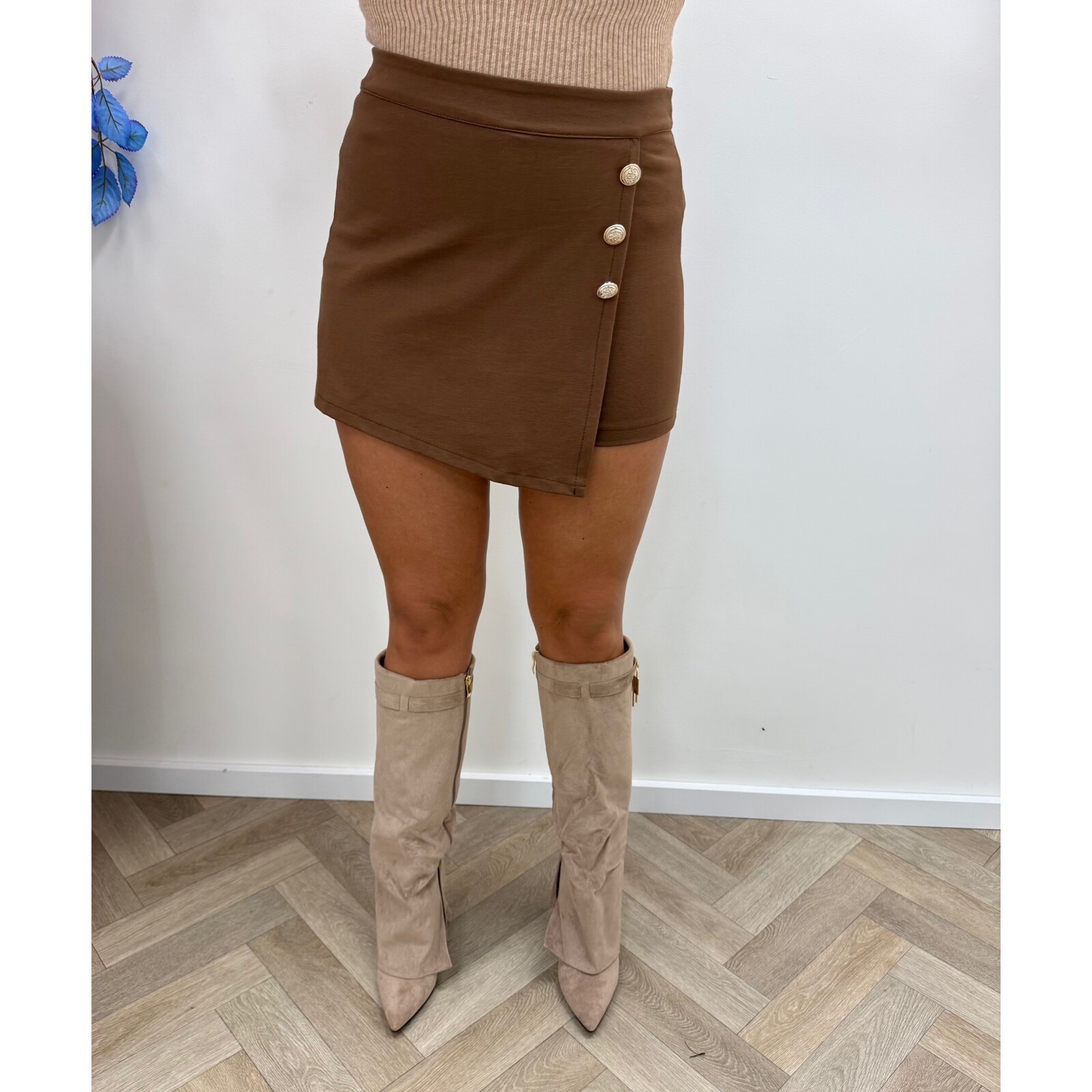 Skort Classic Button Caramel
