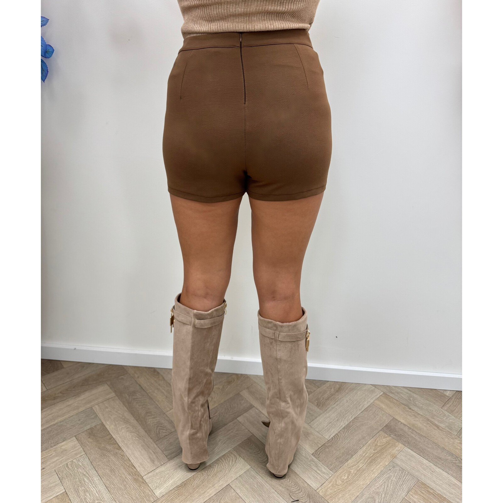 Skort Classic Button Caramel