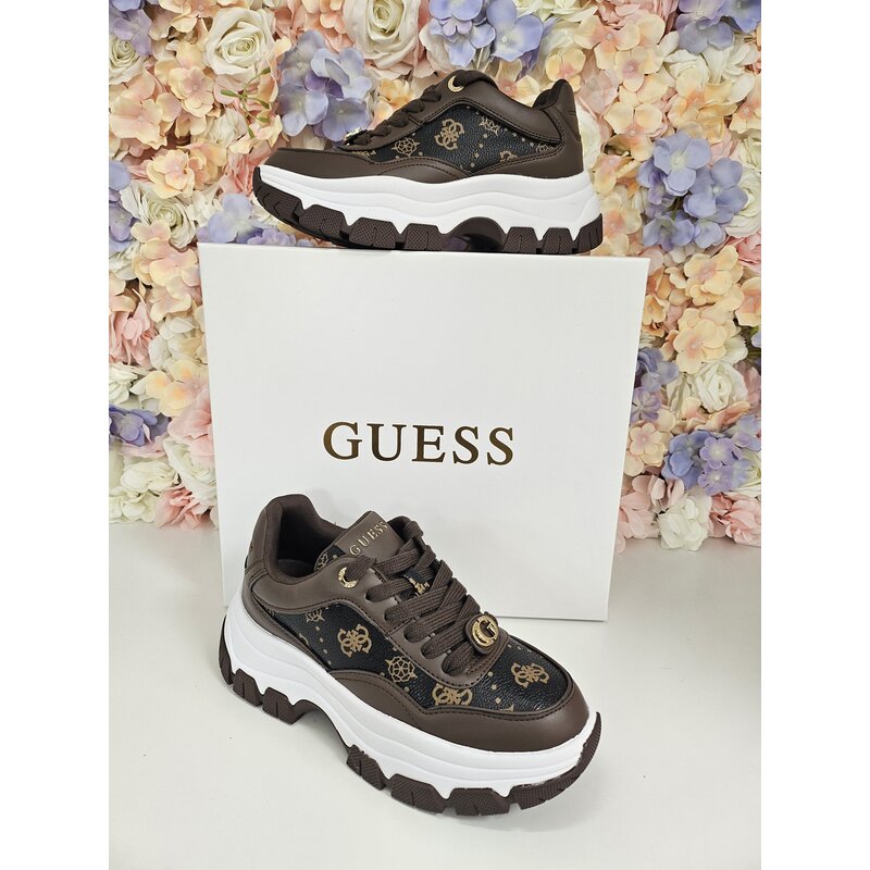 Sneakers Berrett Brown Guess 948