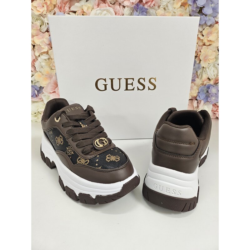 Sneakers Berrett Brown Guess 948