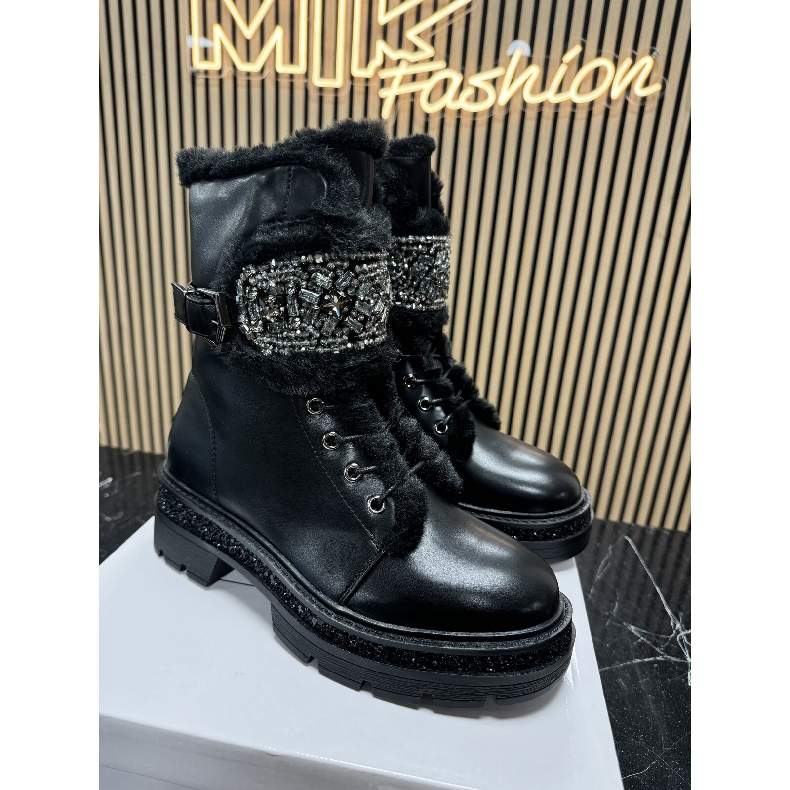 Boots Luxury Black A-950