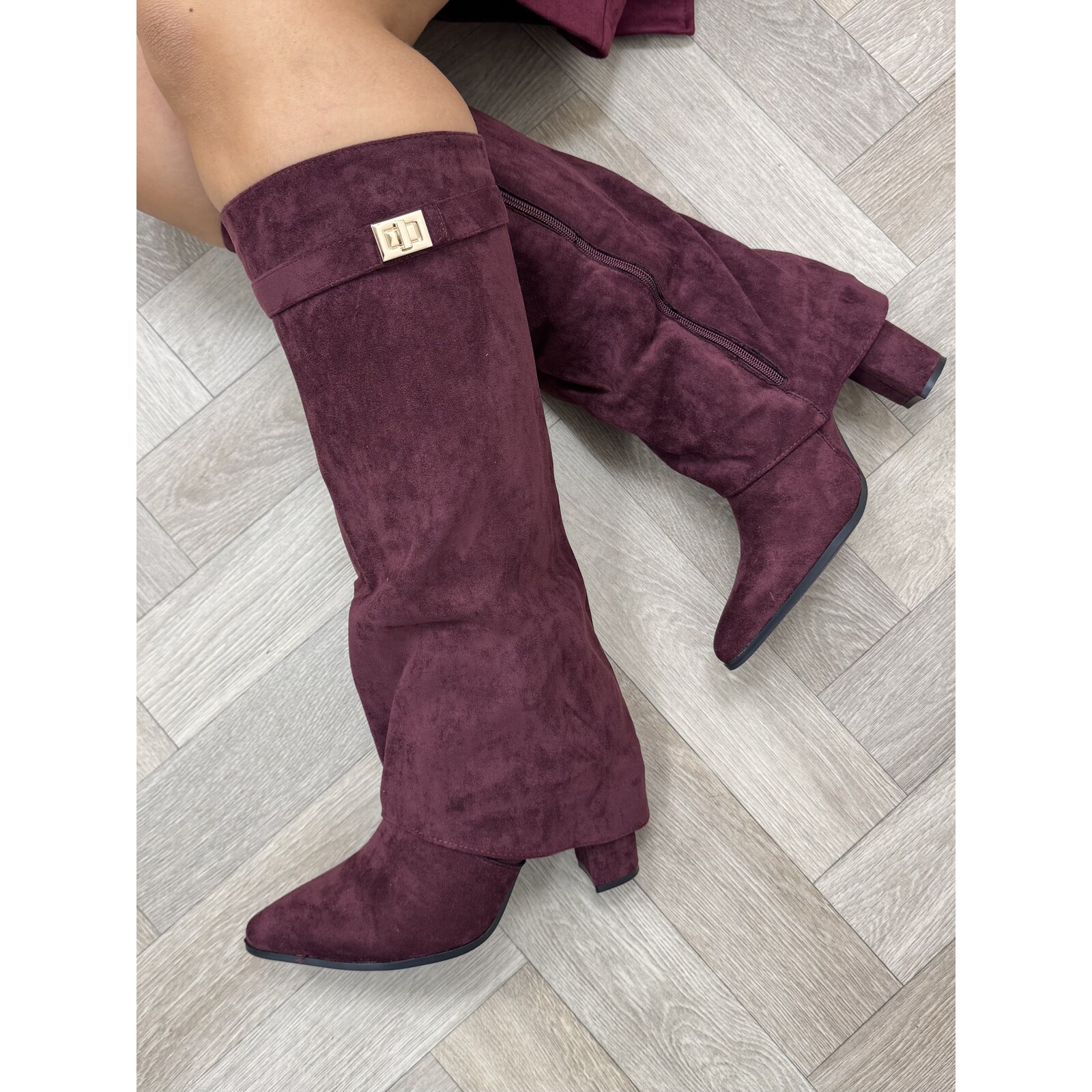 Laars  Jill Suede Wine DES8063S
