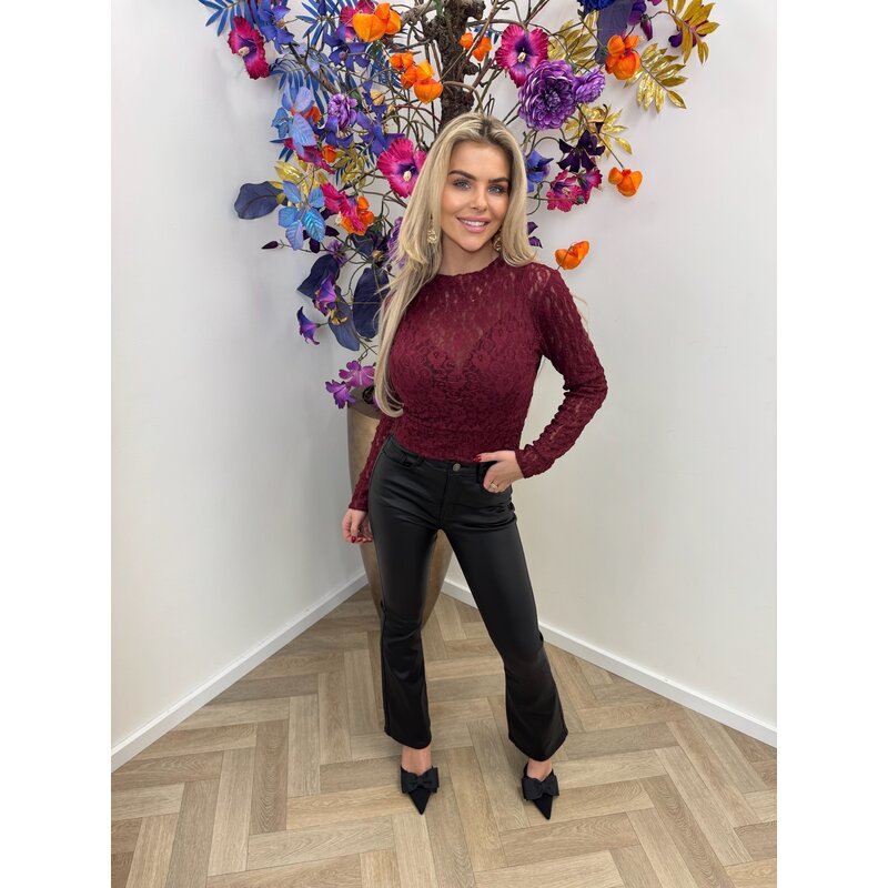 top Selina lace bordeaux