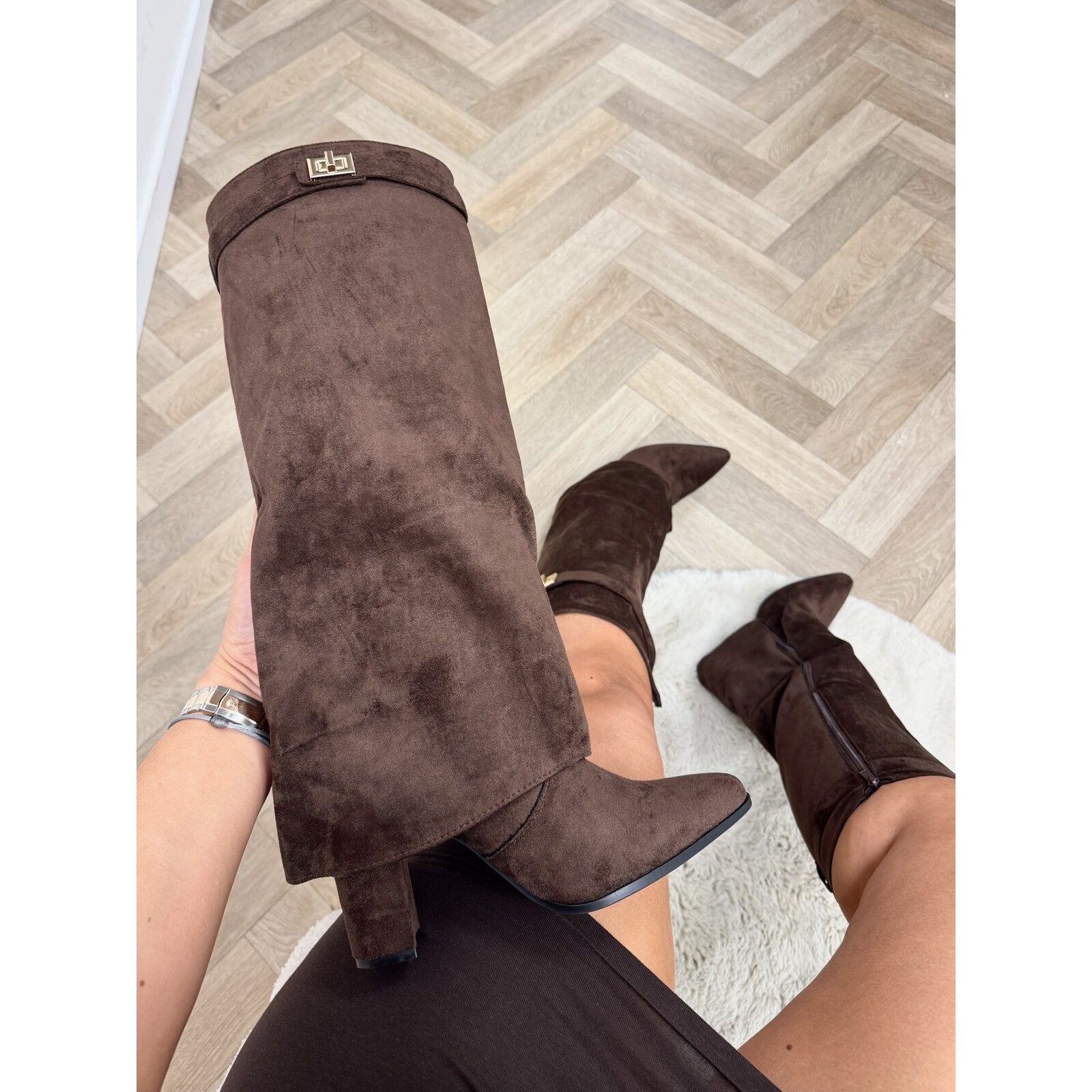 Laars Jill Suede Choco DES8063S