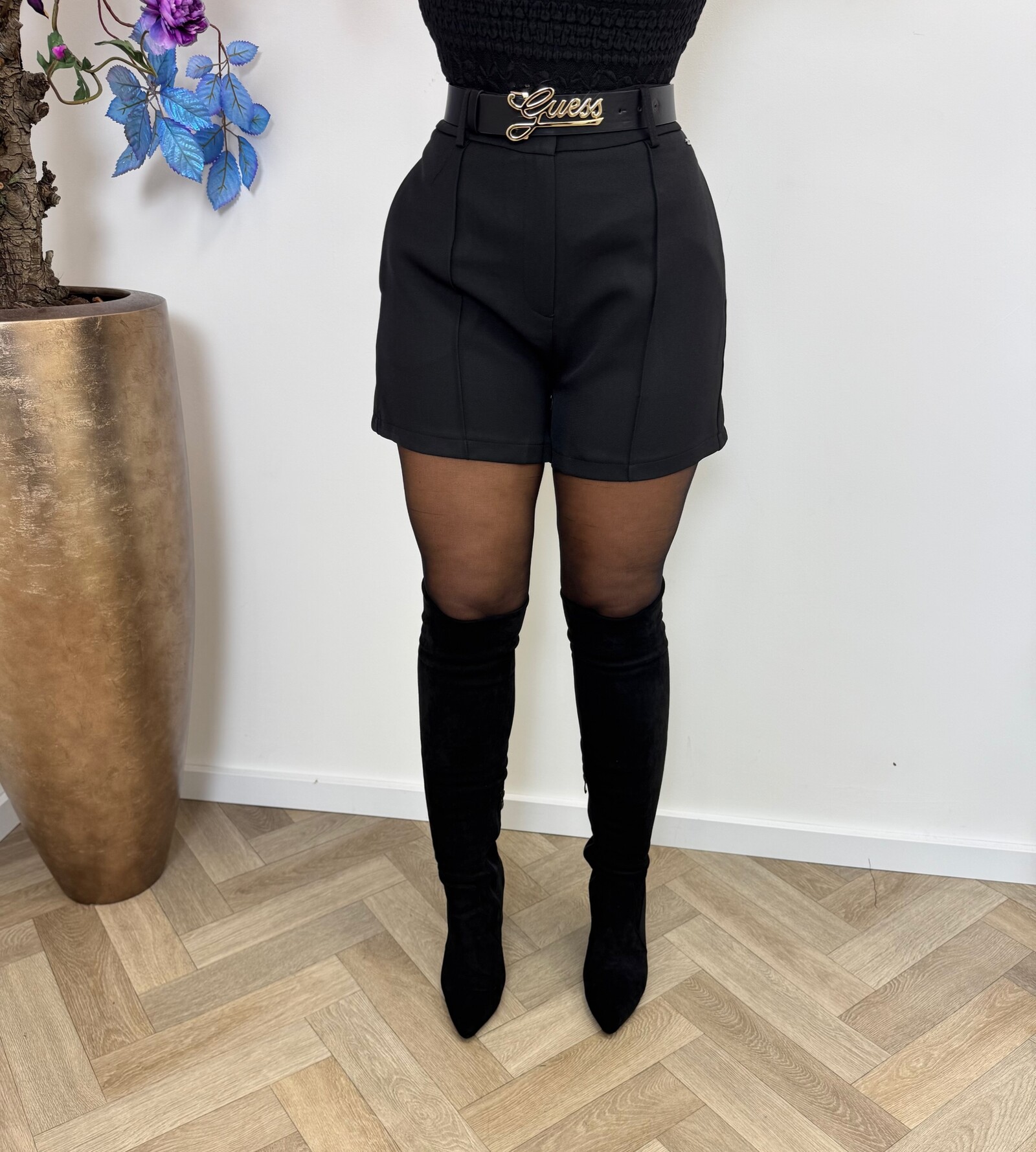Short Gina L026 Black