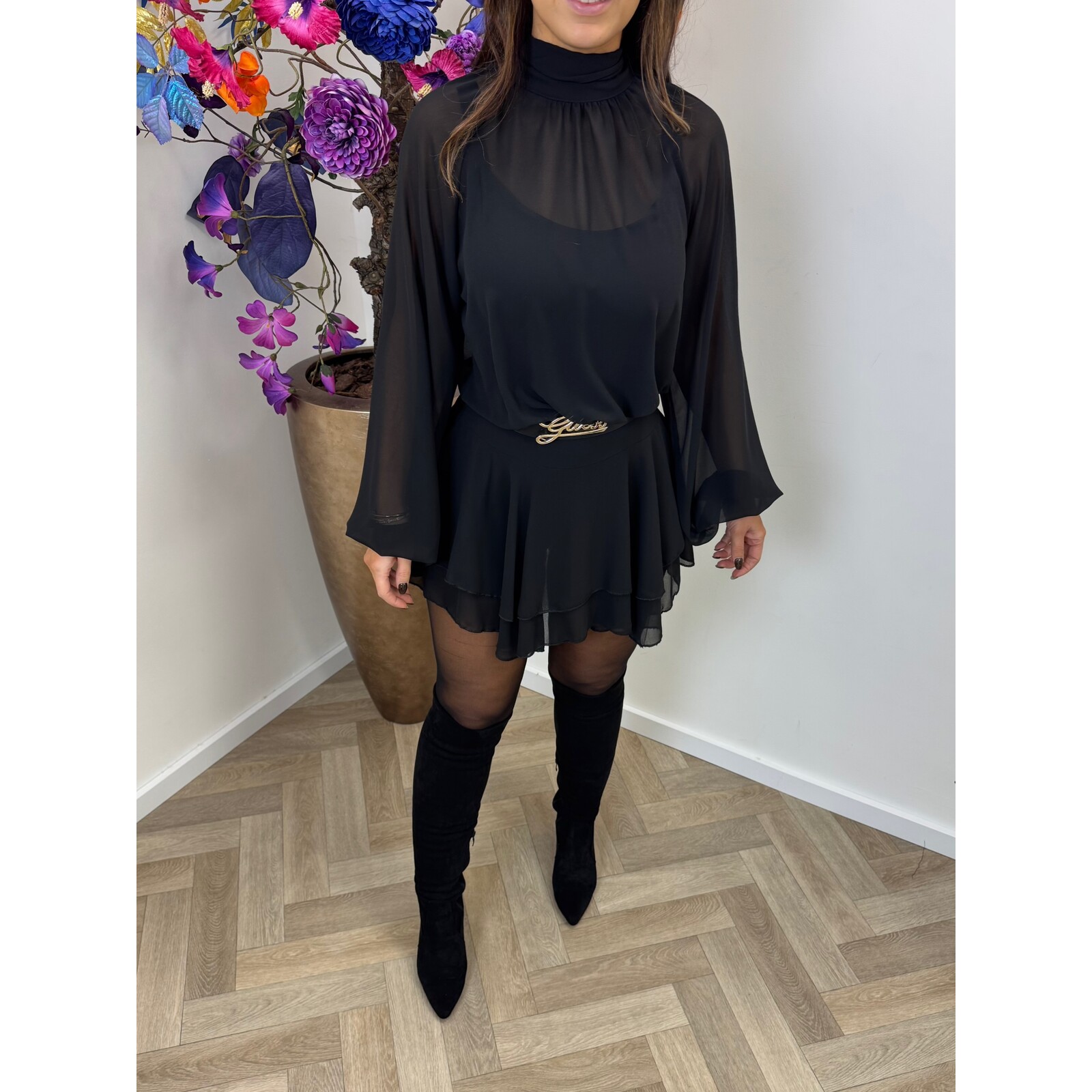 Jumpsuit looking Black