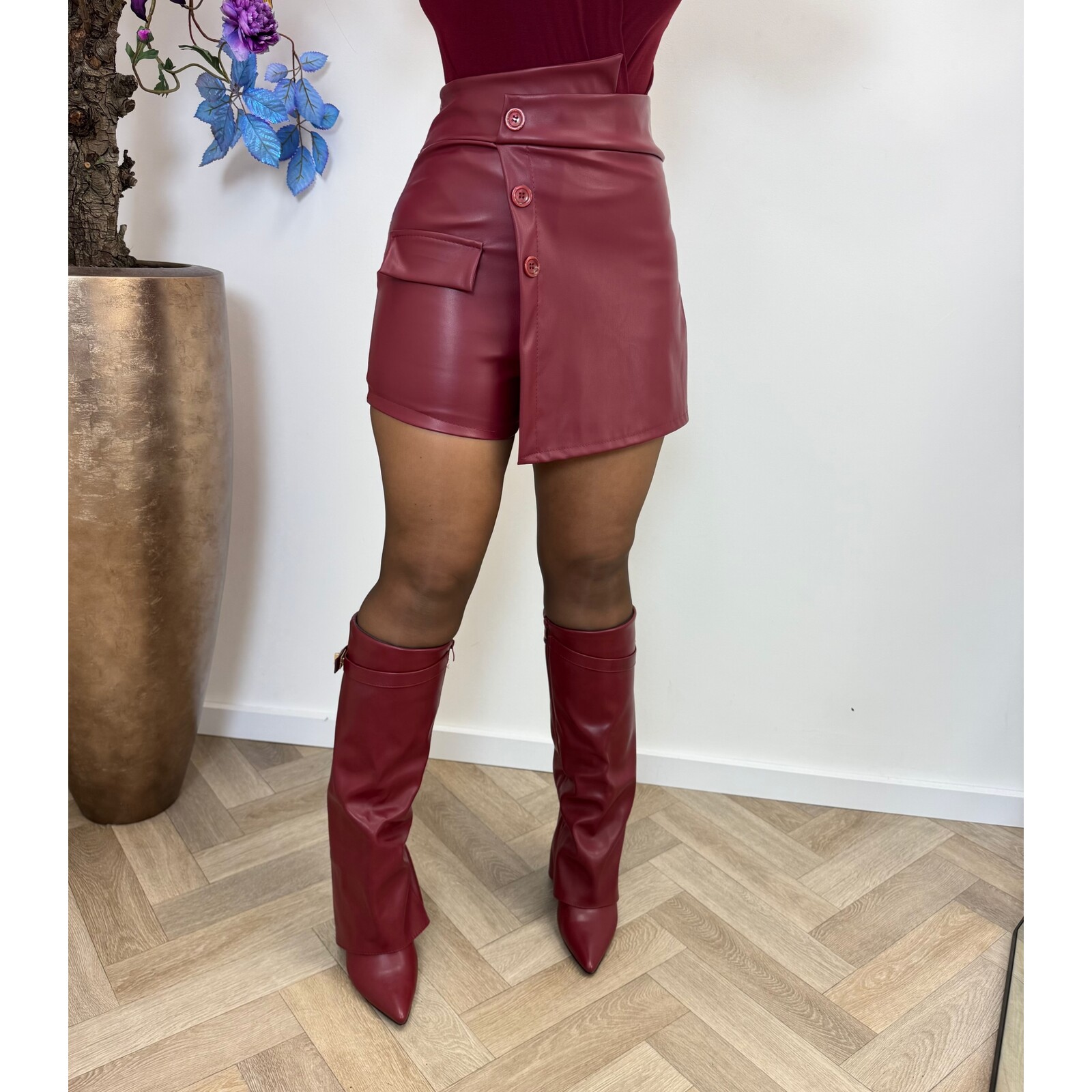 Skort leder style Wine