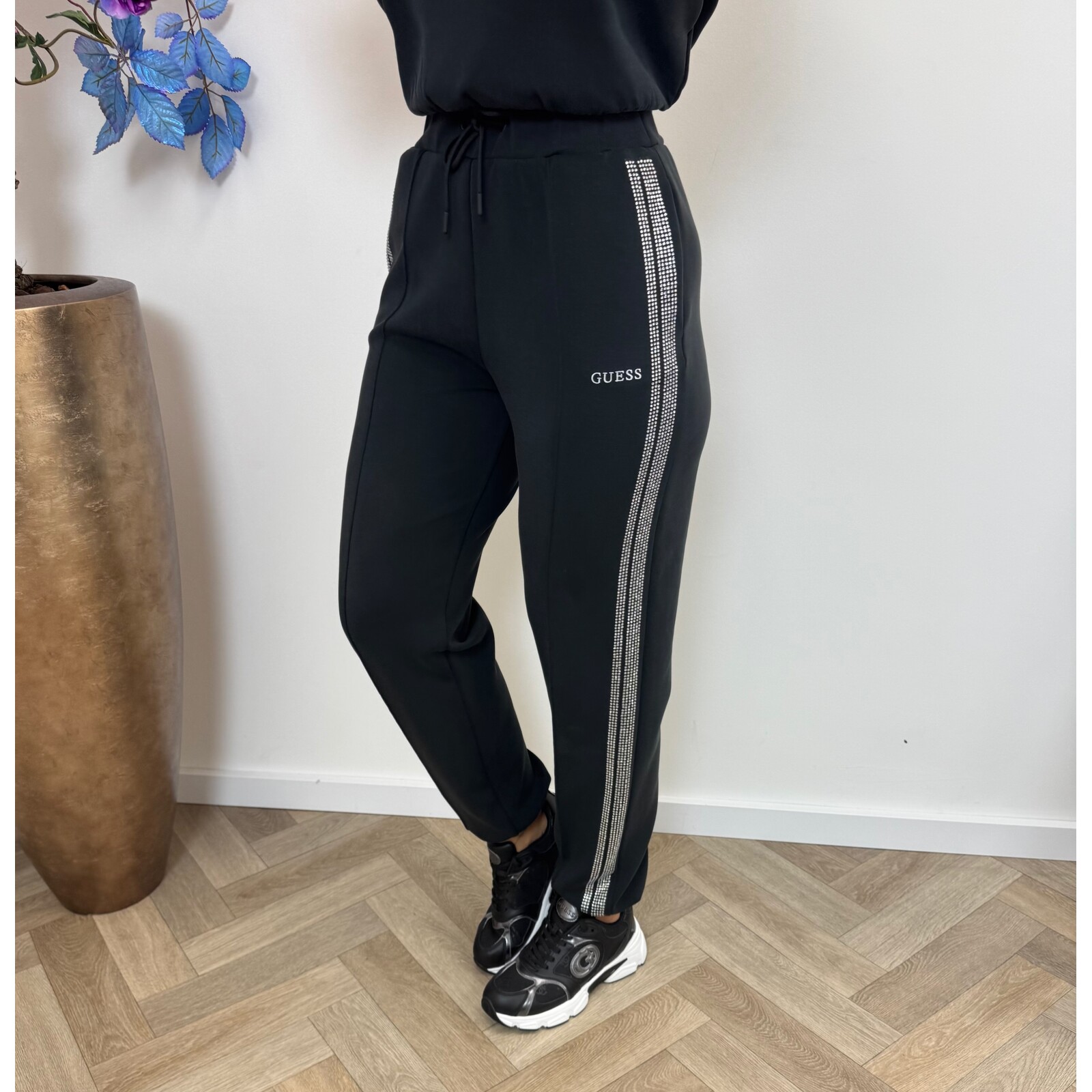 Guess Jogger Pants Berthe Black 986 Guess