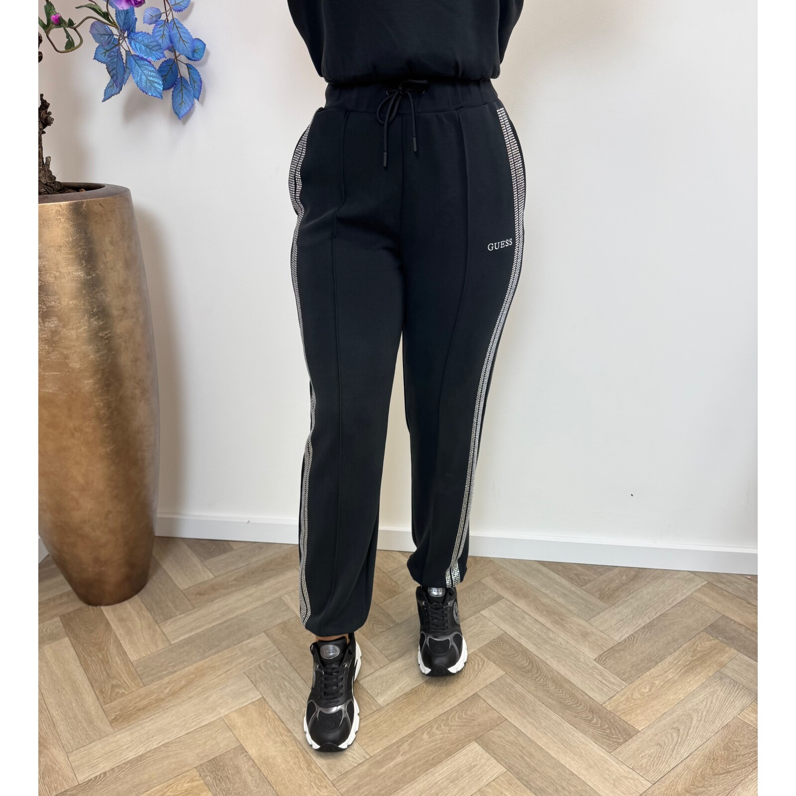 Guess Jogger Pants Berthe Black 986 Guess