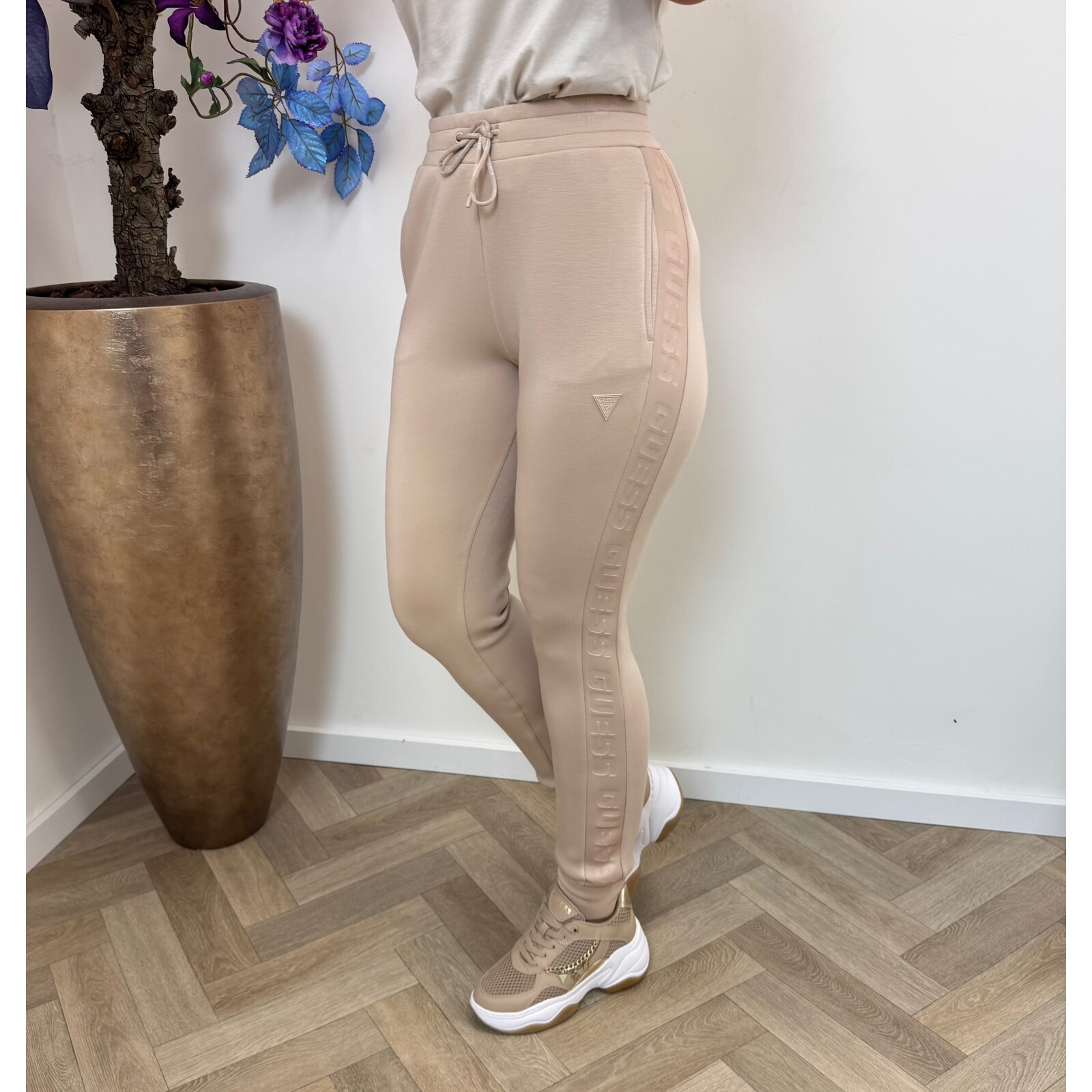 Guess Scuba Pants Allie Moccasin 1002 Guess