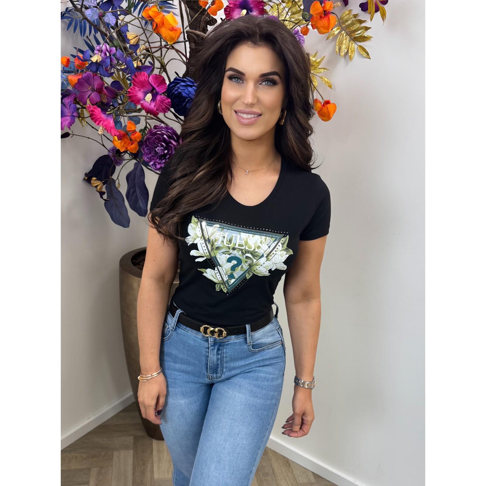 Guess T-Shirt Camelia Triangle Black 1015 Guess