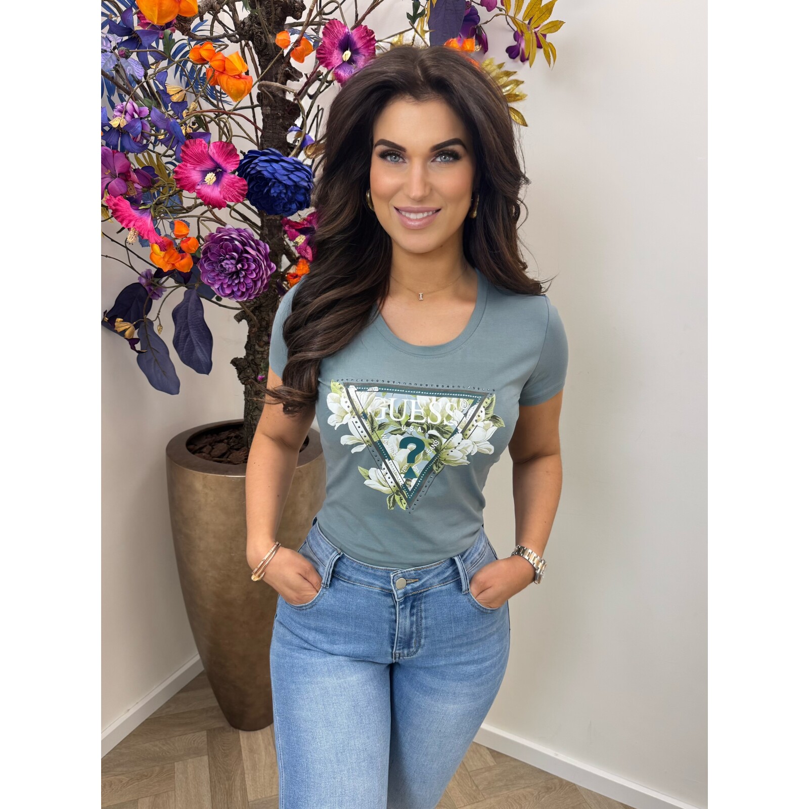 Guess T-Shirt Camelia Triangle Metal Grey 1014 Guess