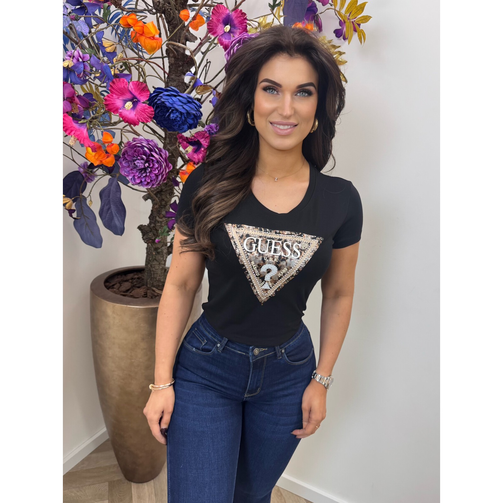 Guess T-Shirt Leo Triangle Black 1020 Guess