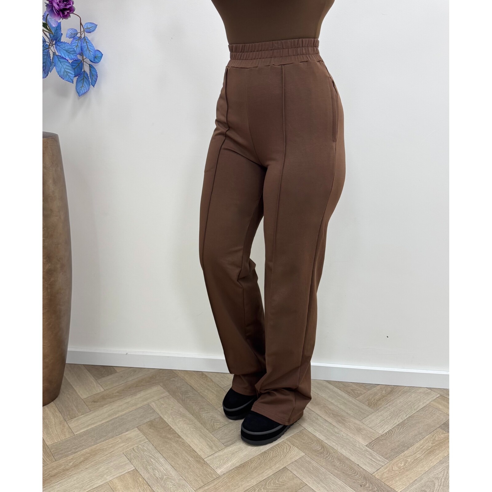 Perfect straight jogger By Swan HS6169 Choco