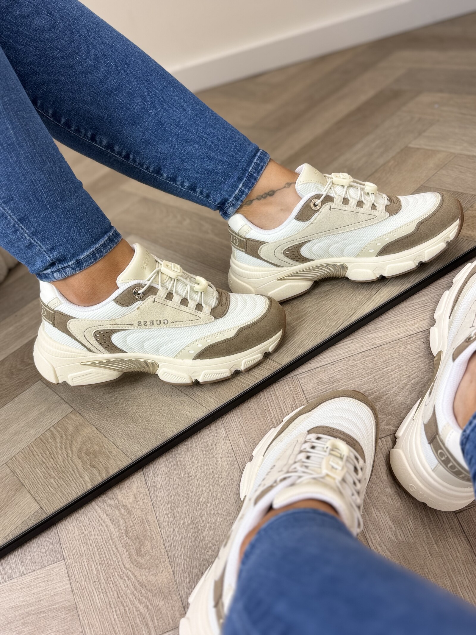 Guess Sneakers Imeri Tan Guess 1010