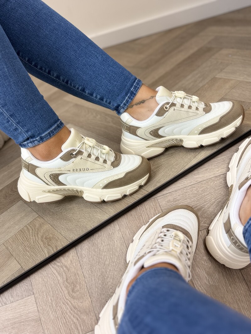 Sneakers Imeri Tan Guess 1010