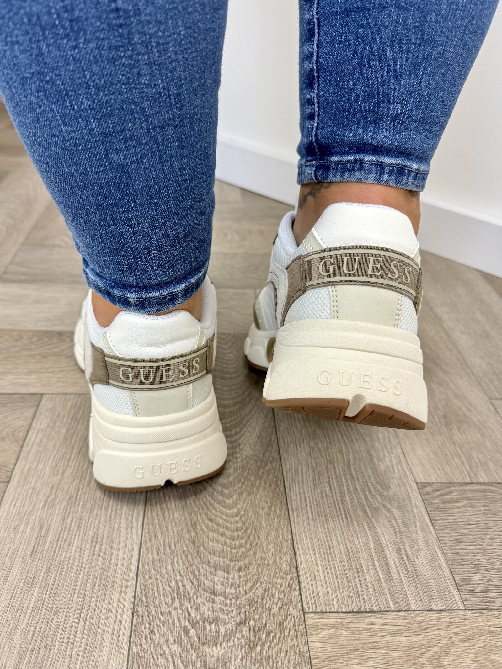 Guess Sneakers Imeri Tan Guess 1010