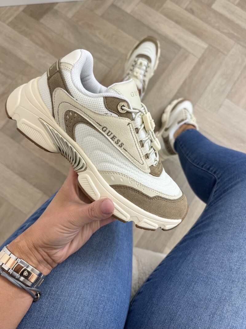 Sneakers Imeri Tan Guess 1010