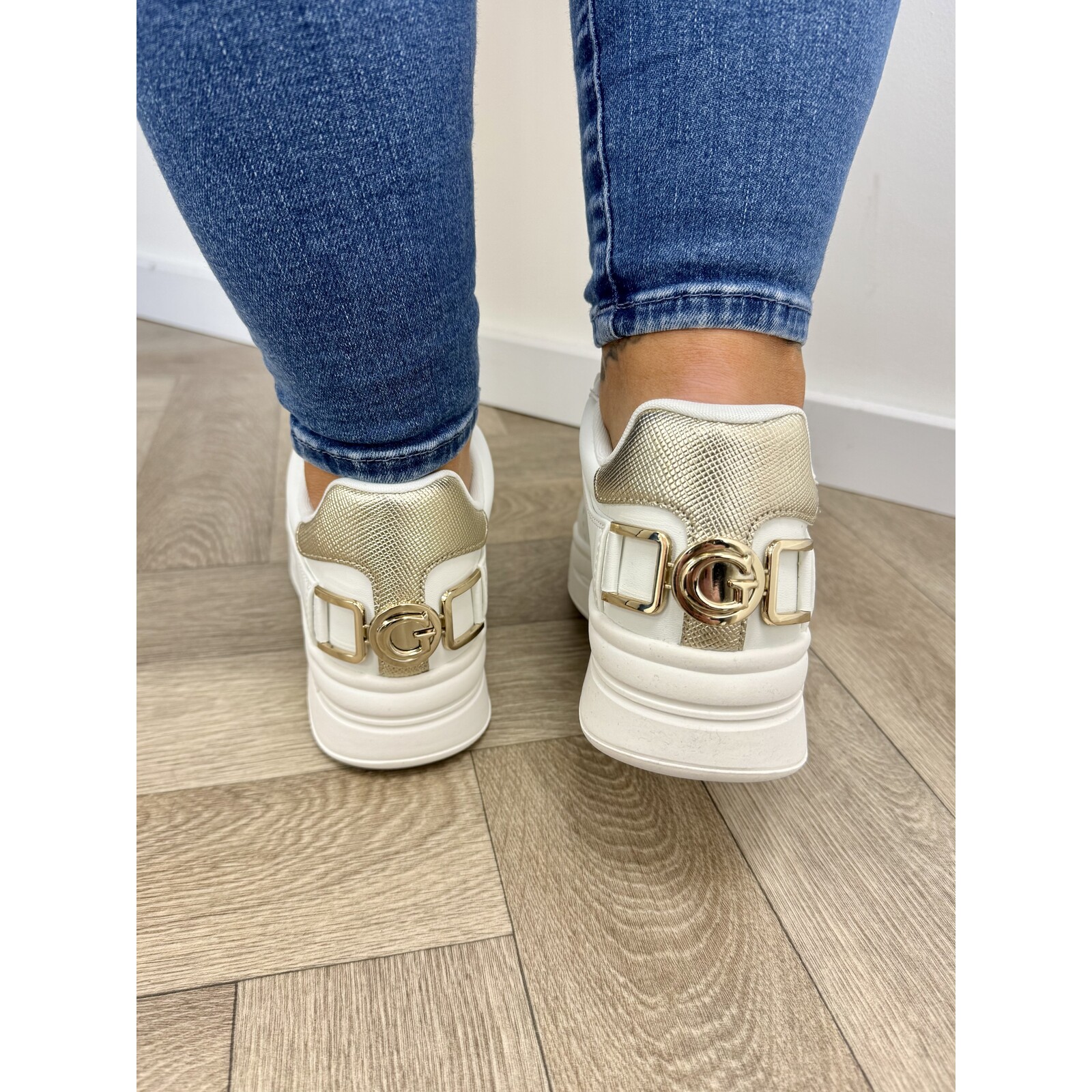 Guess Sneakers Wesli White gold Guess 1011