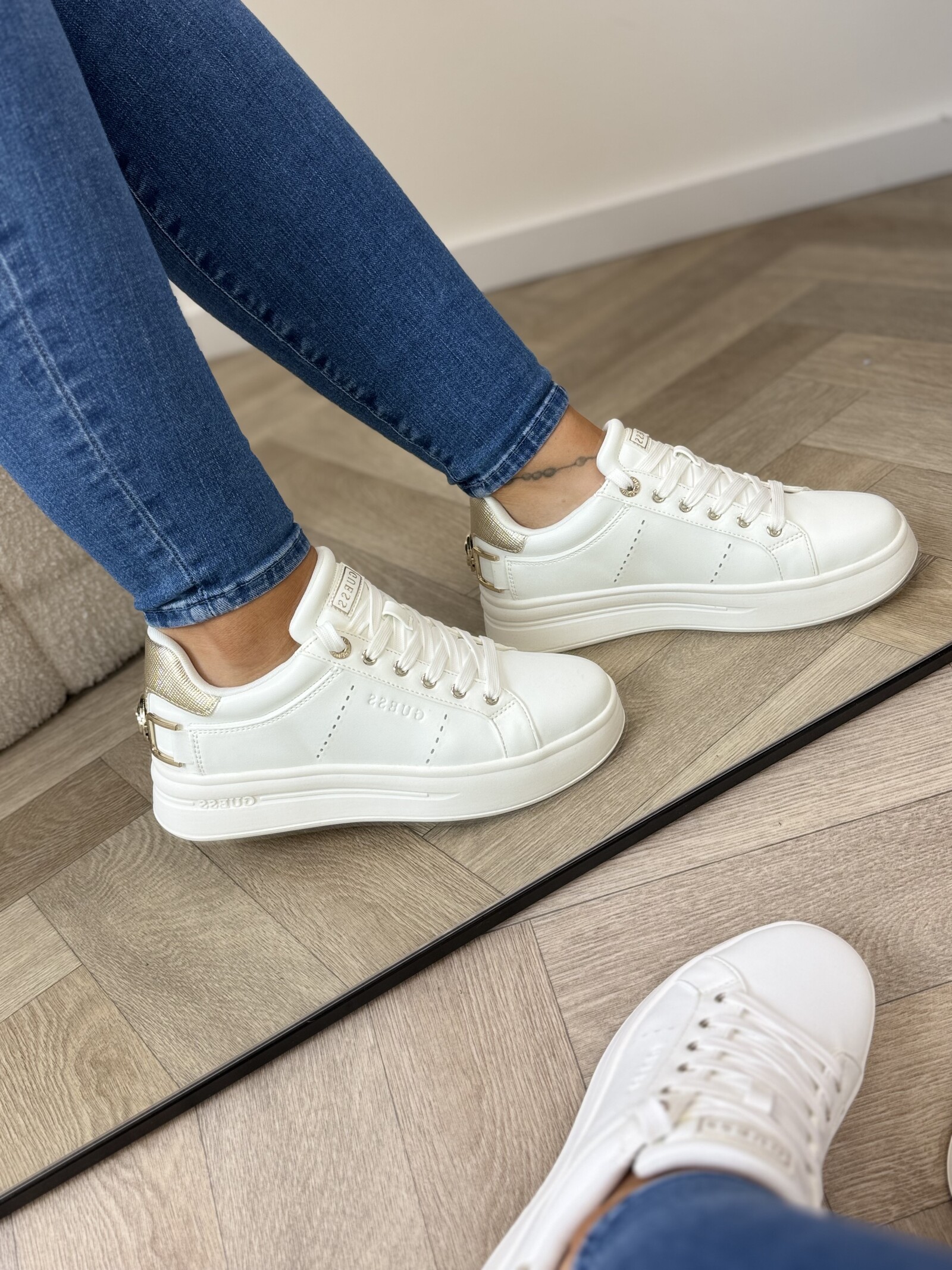 Guess Sneakers Wesli White gold Guess 1011