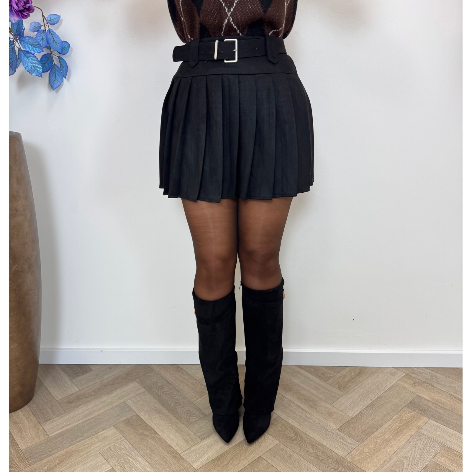 Skort Sofie suede plooi 9901 Black