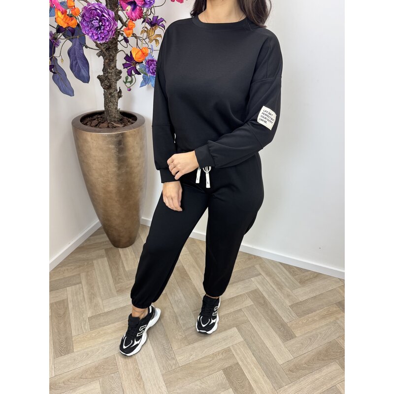 2 delig pak embleem Black