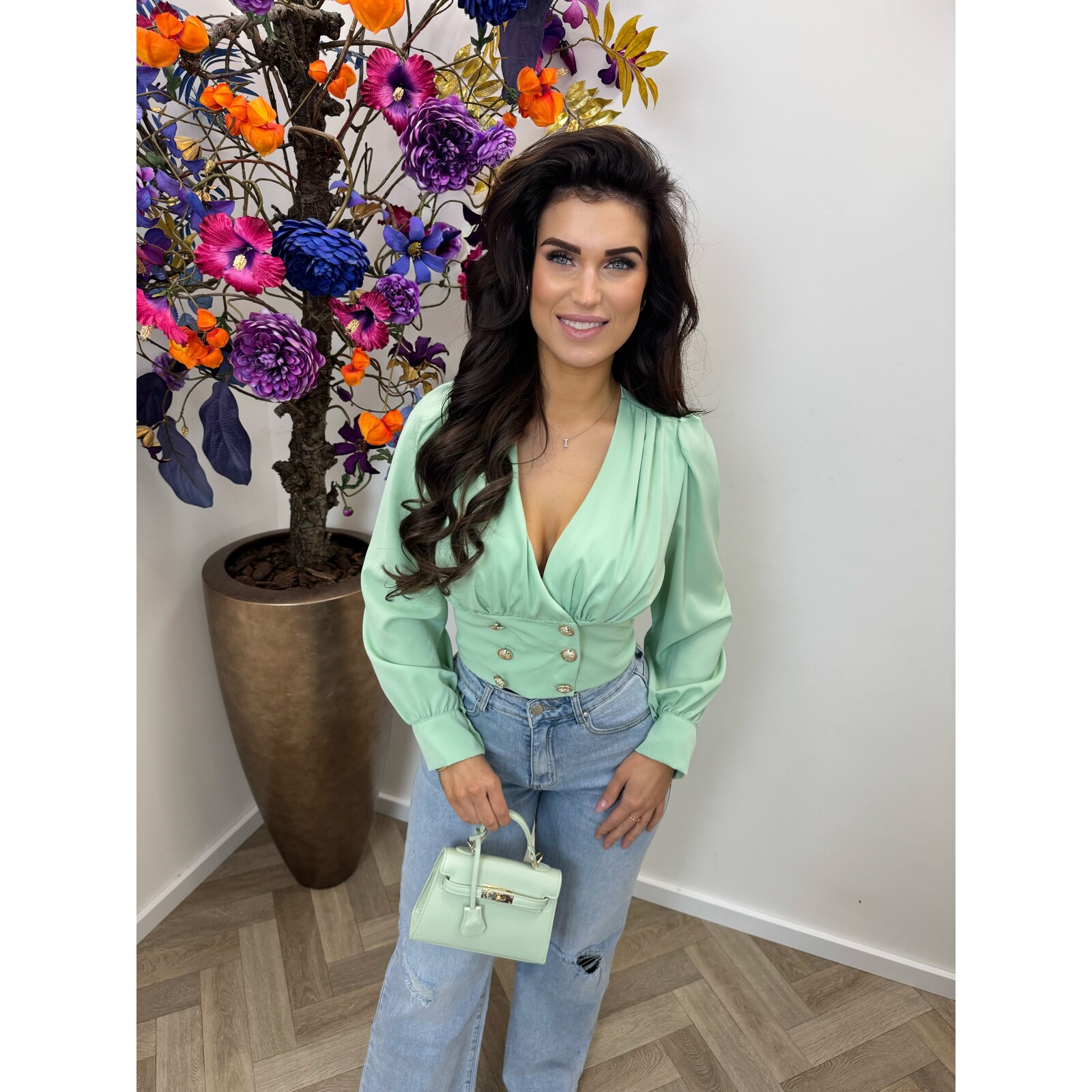 Top Ines button Mint