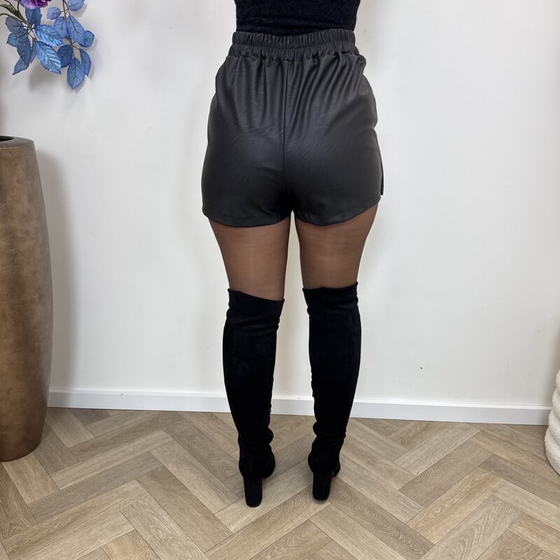 Basic skort leder Black