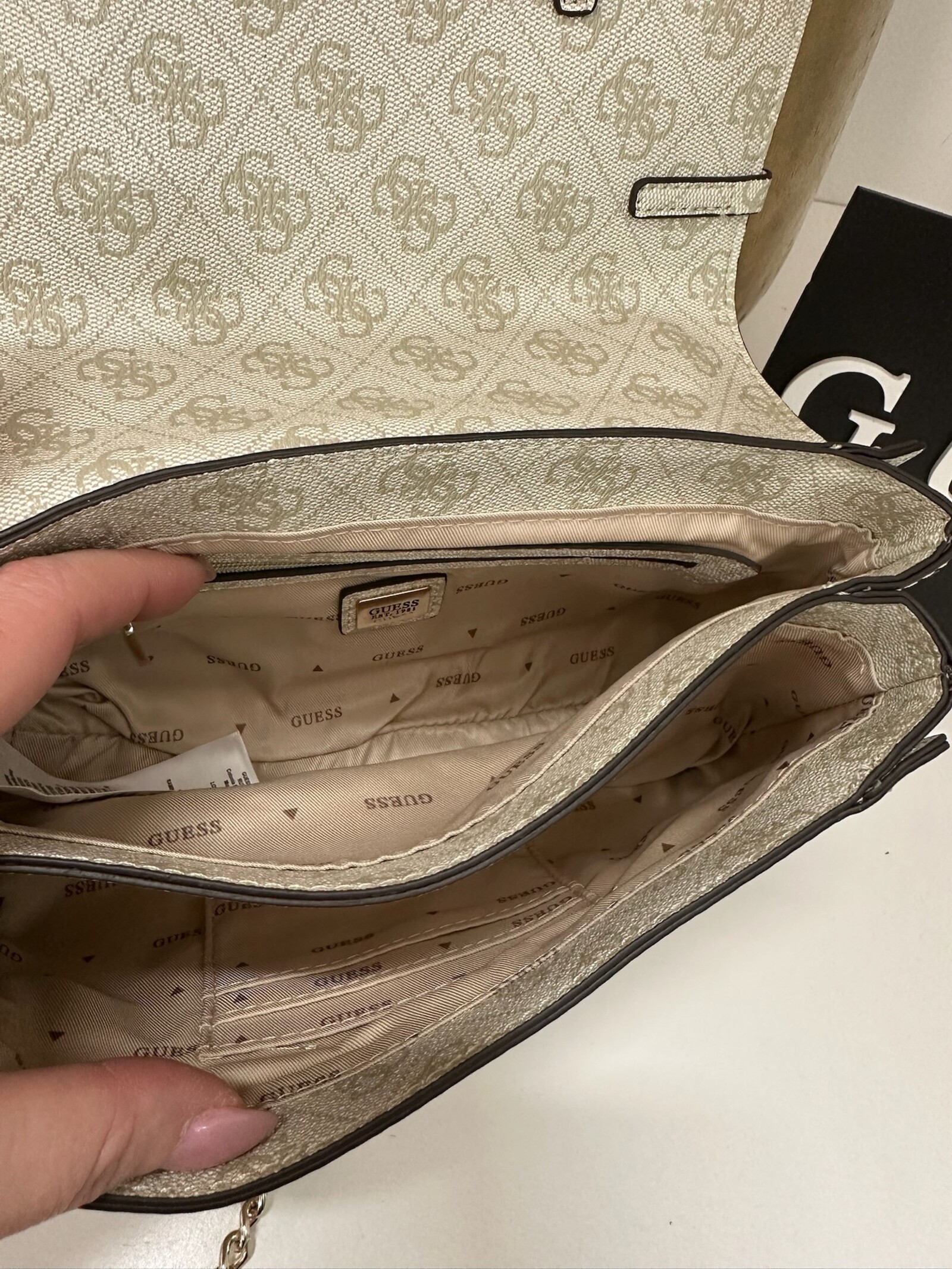 Guess Flap Bag Leona Sage Logo Guess 1129