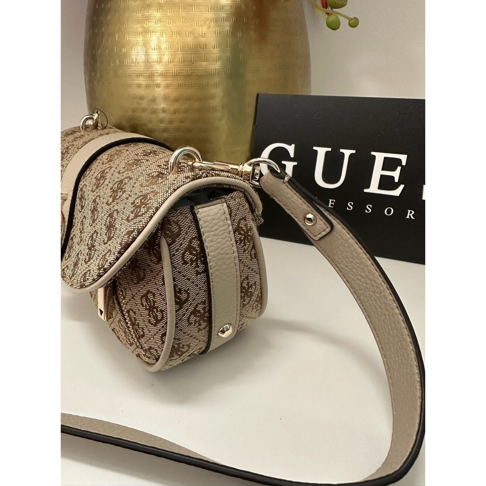 Guess Crossbody Flap Bag Jessa Latte Logo Guess 1157