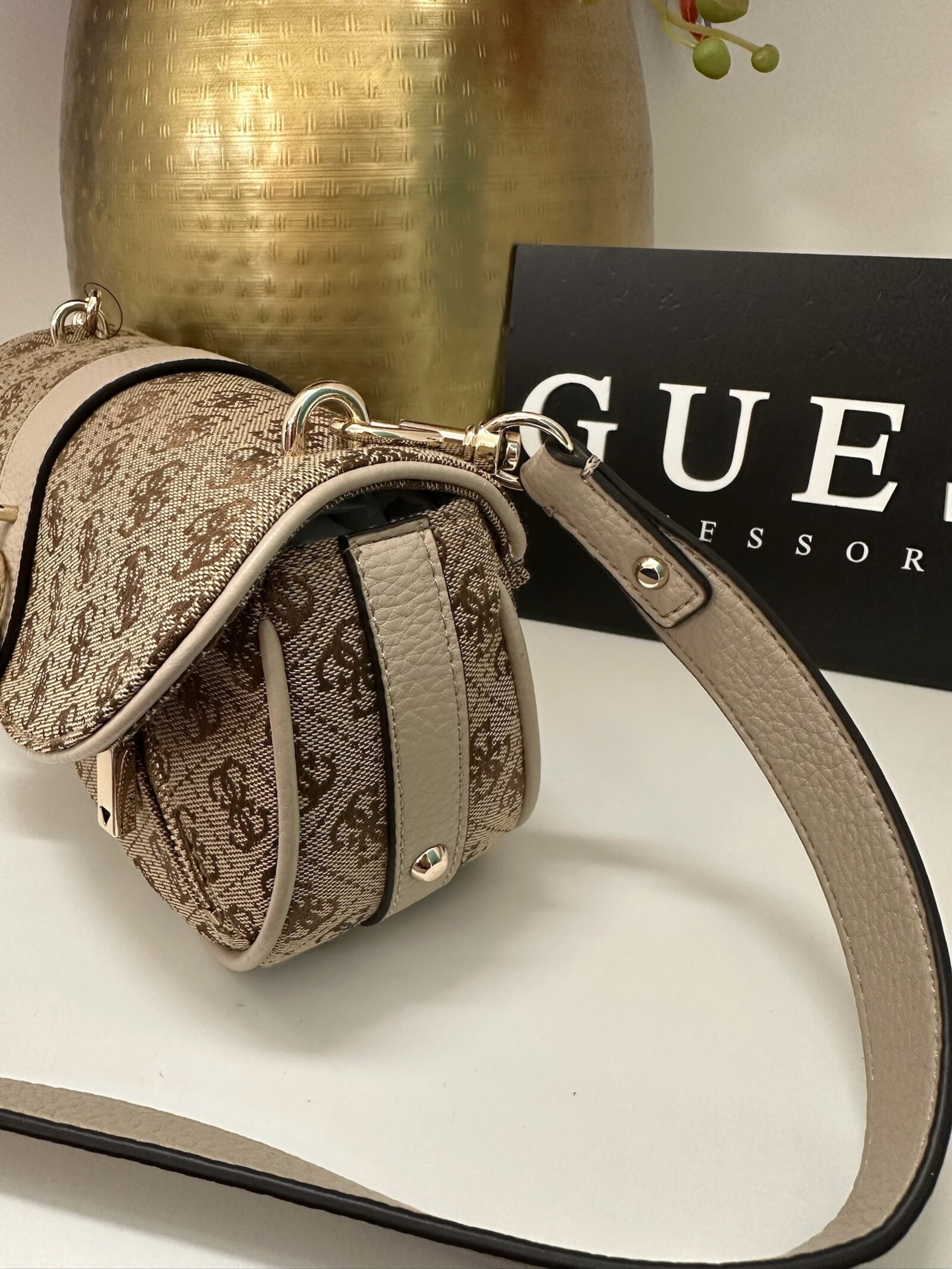 Guess Crossbody Flap Bag Jessa Latte Logo Guess 1157