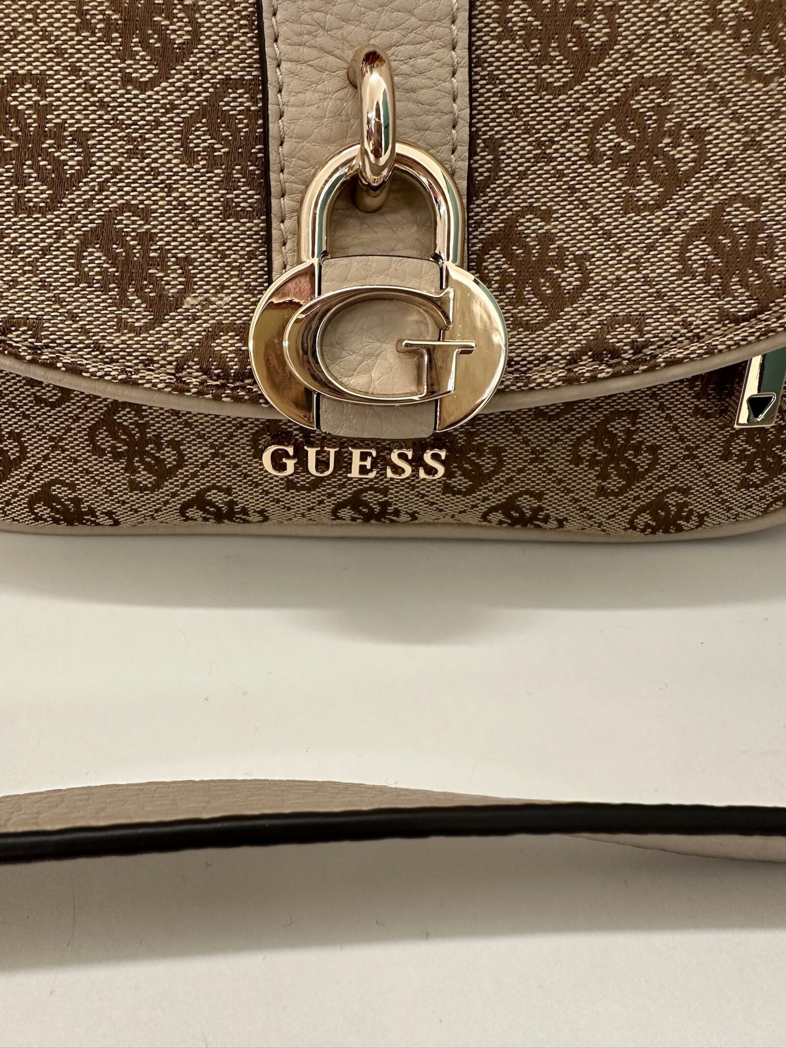 Guess Crossbody Flap Bag Jessa Latte Logo Guess 1157