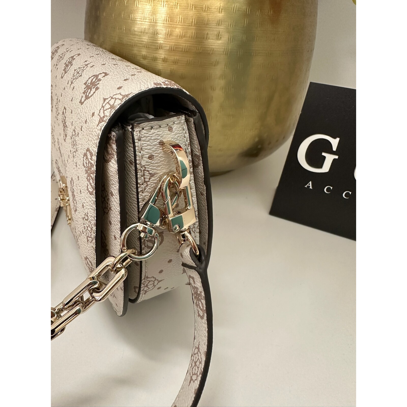 Guess Flap Bag Emelie Vanilla Logo Guess 1154