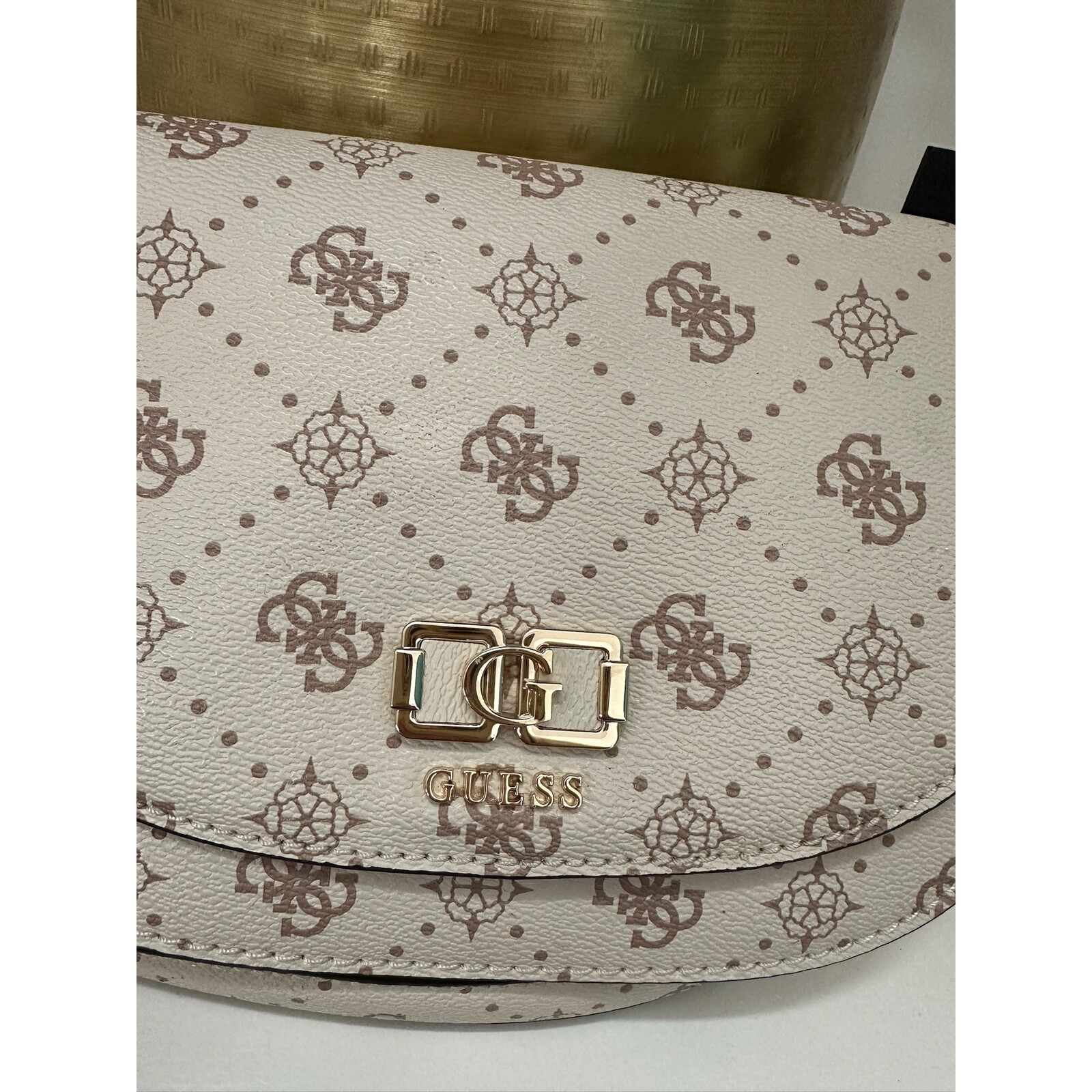 Guess Flap Bag Emelie Vanilla Logo Guess 1154