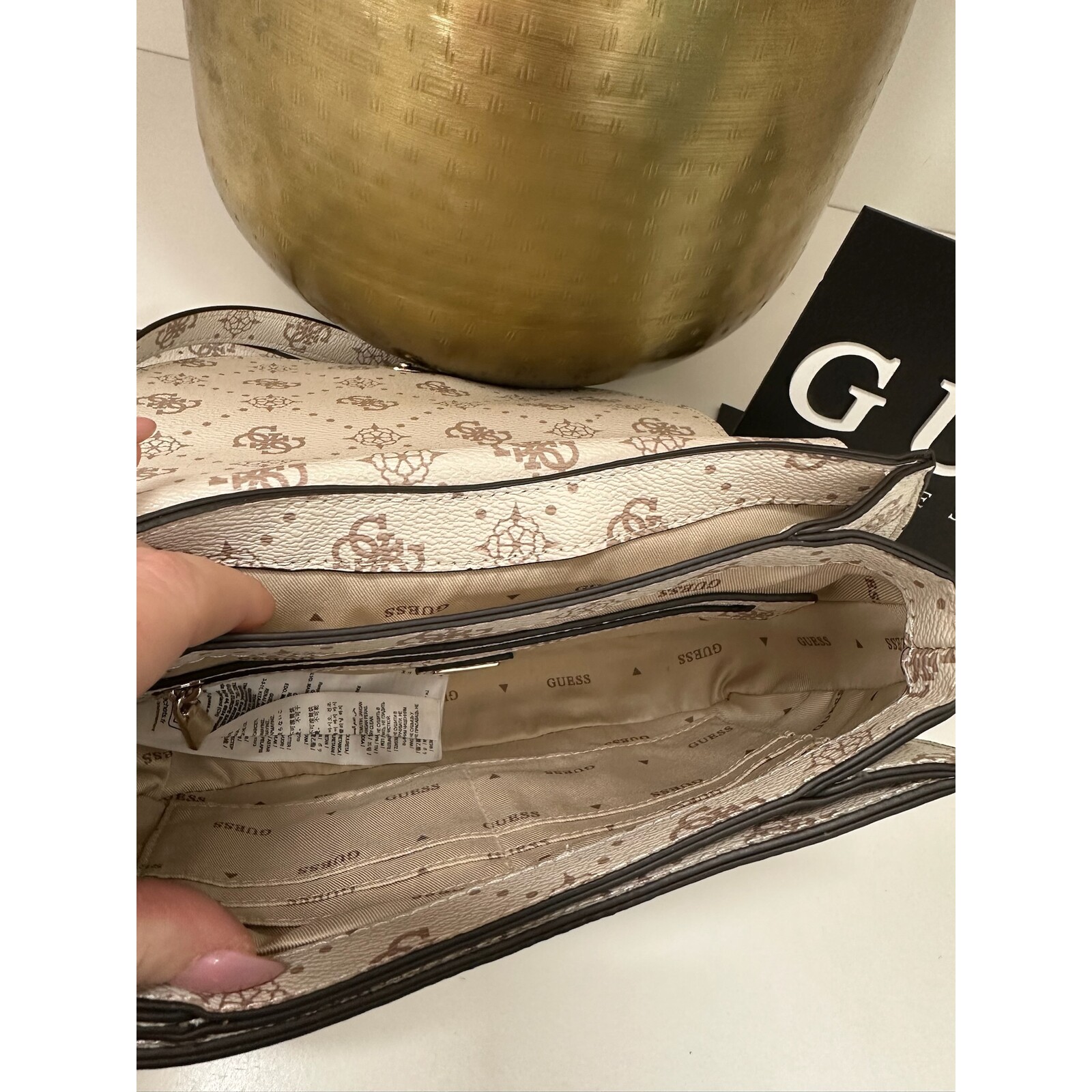 Guess Flap Bag Emelie Vanilla Logo Guess 1154