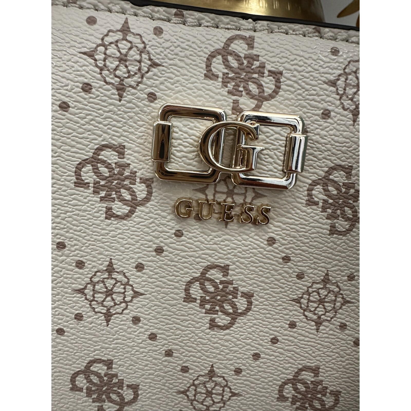 Guess Satchel Bag Emelie Vanilla Logo Guess 1151