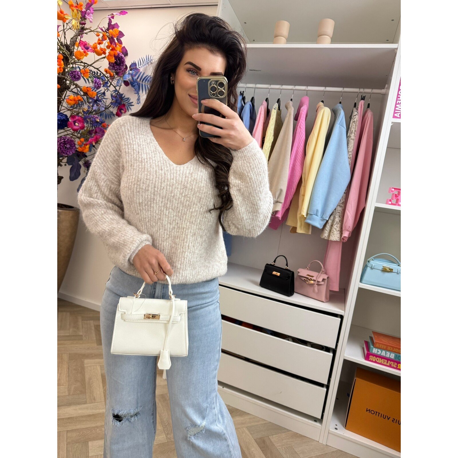 Sweater Paris v-hals Beige