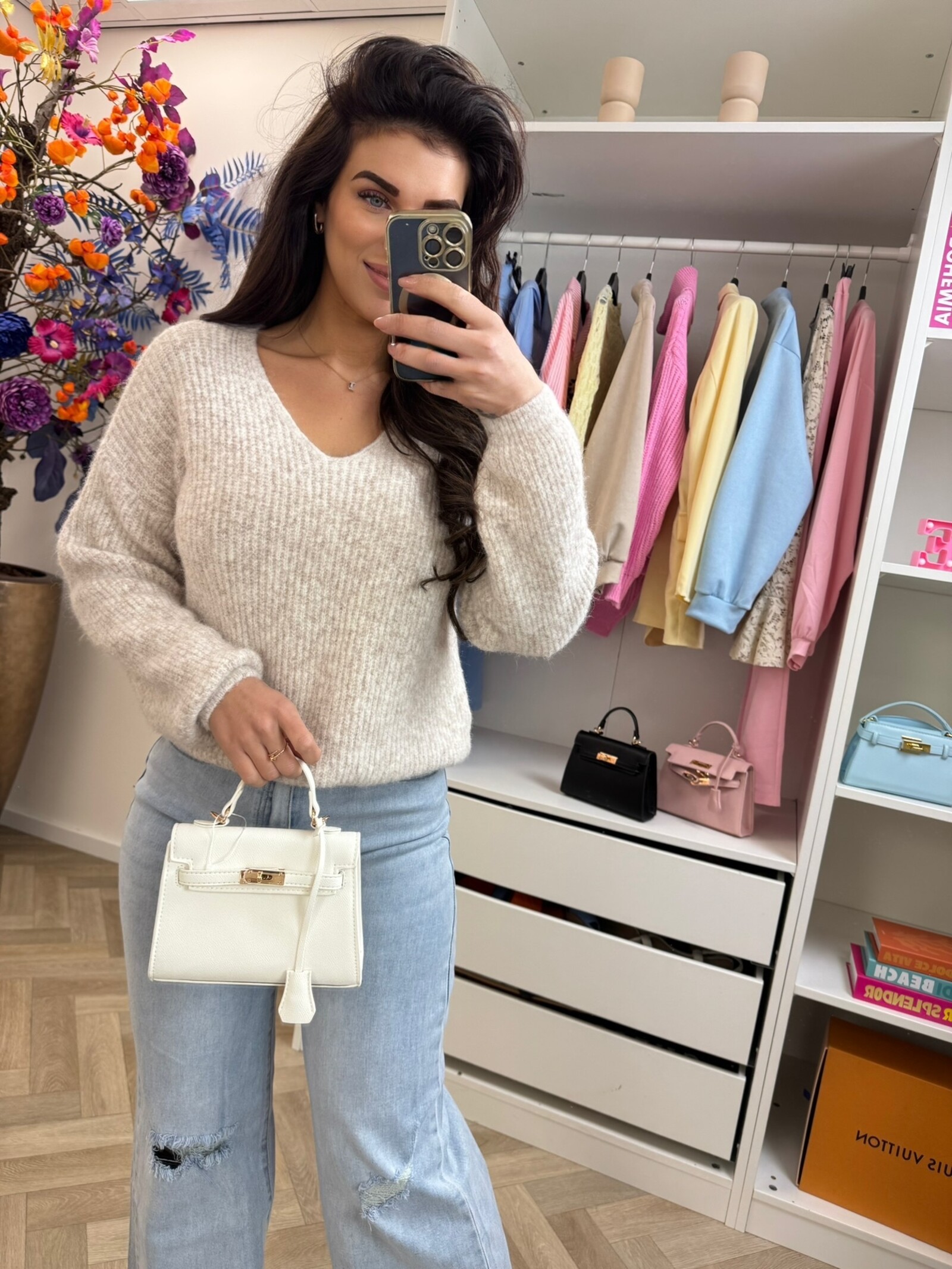Sweater Paris v-hals Beige