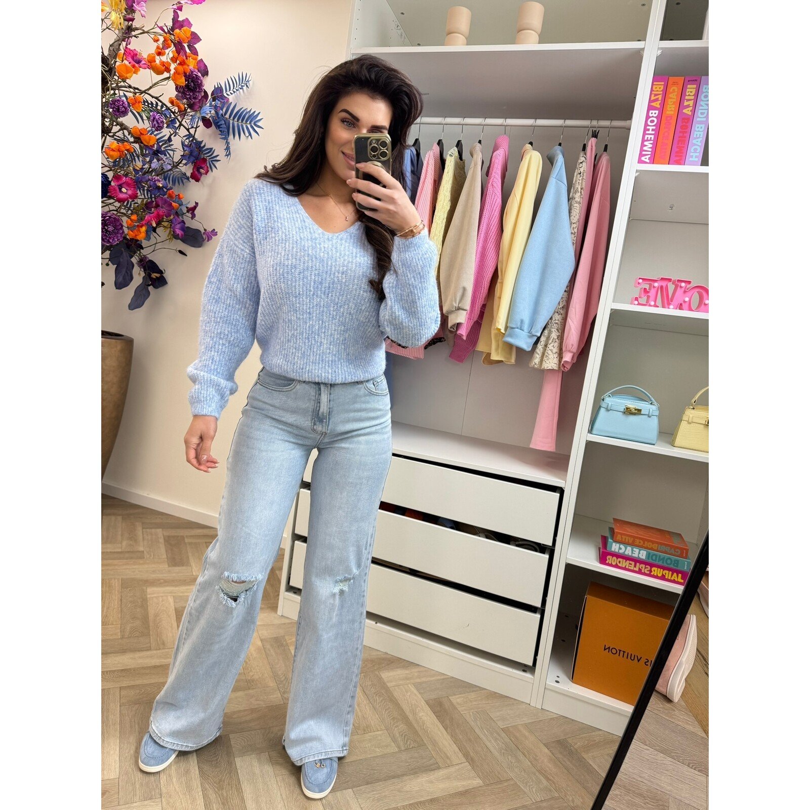 Sweater Paris v-hals Light Blue