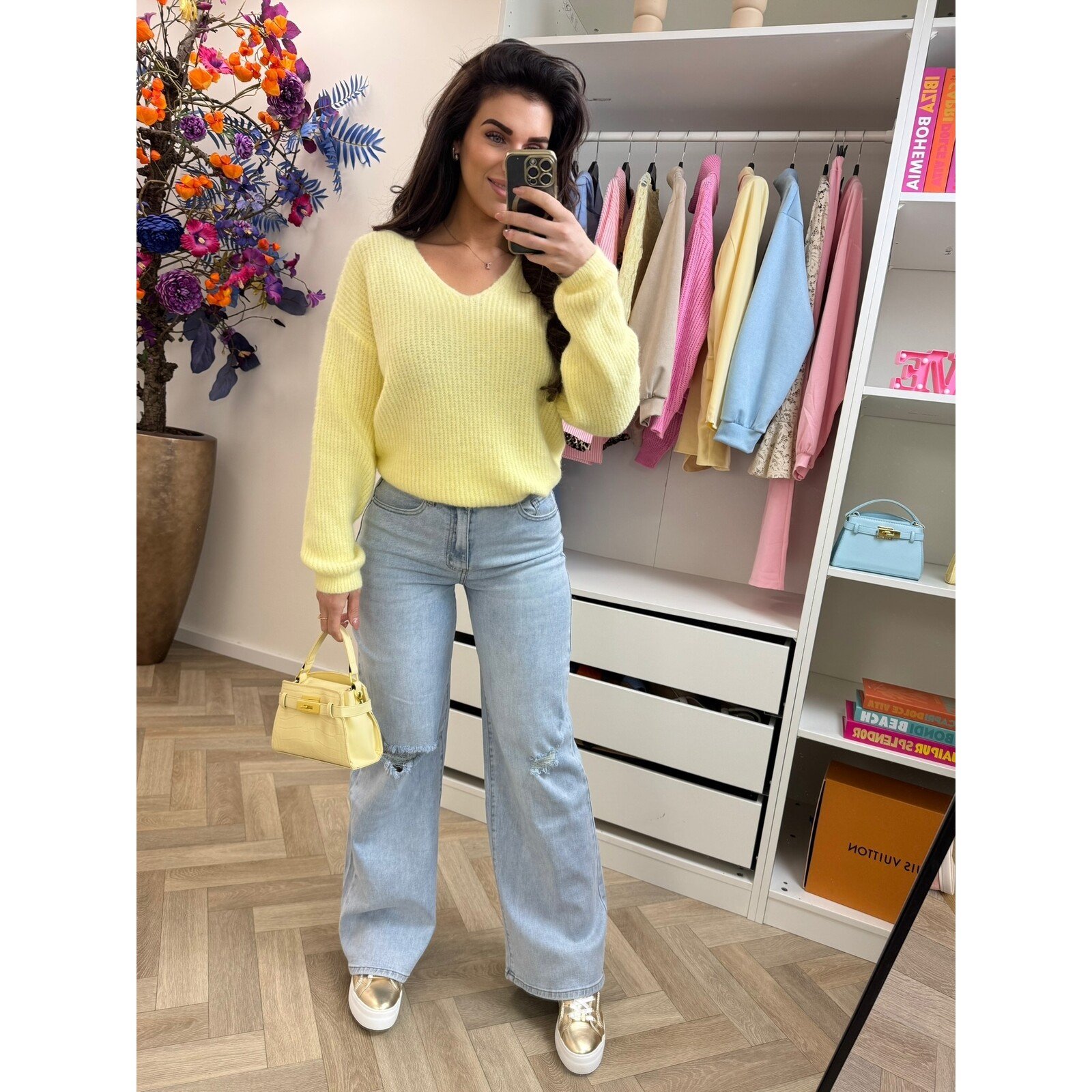 Sweater Paris v-hals Yellow