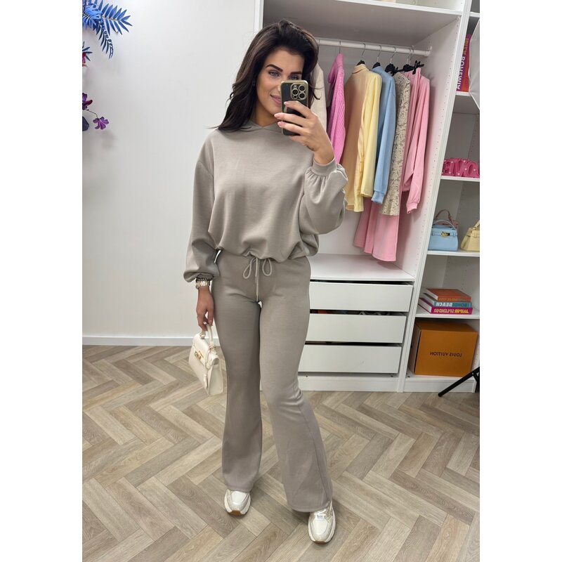 2 Delig joggingspak Basic Flair  Taupe
