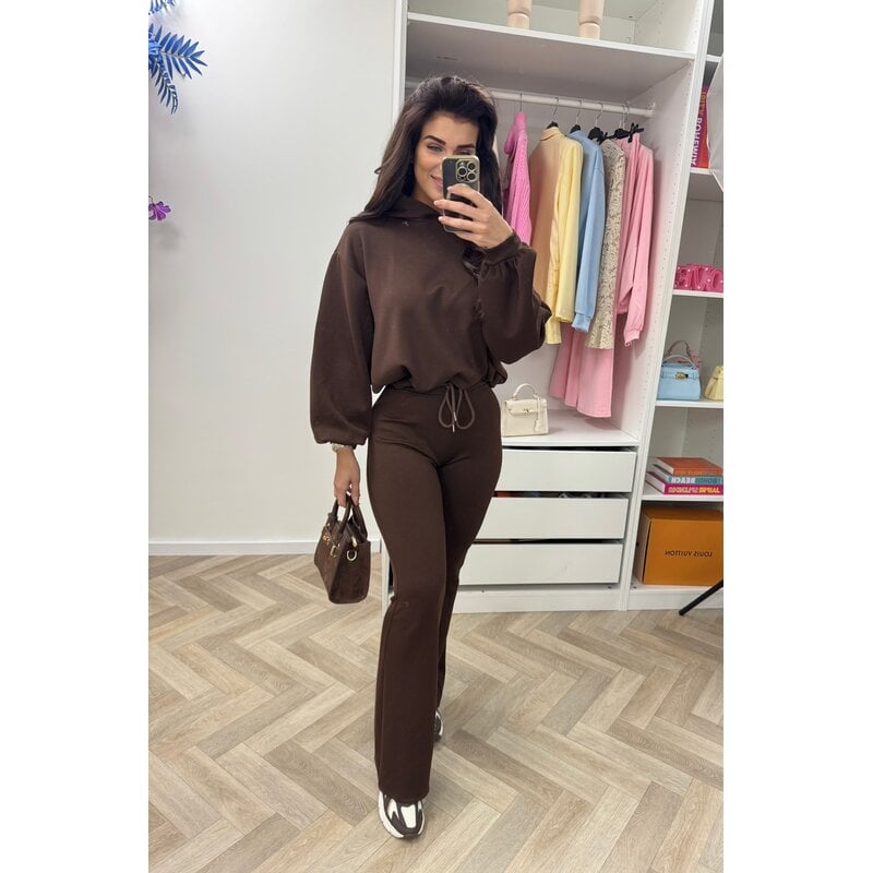 2 Delig joggingspak Basic Flair Choco